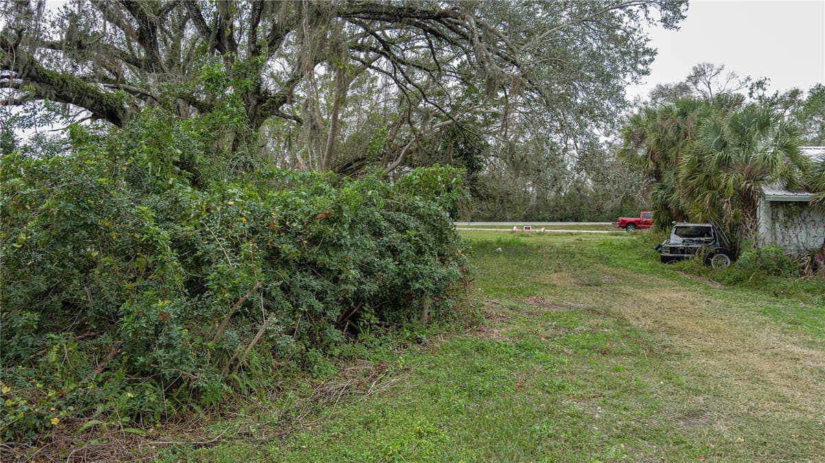 37015 STATE ROAD 70 — photo 15 of 20