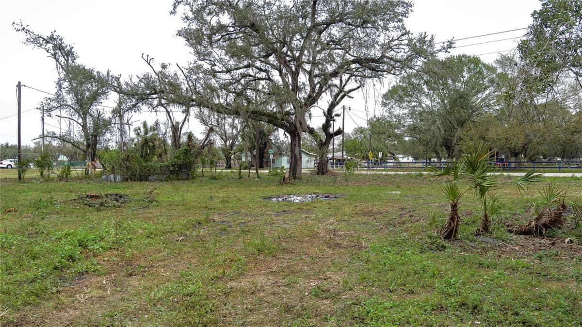 37015 STATE ROAD 70 — photo 11 of 20
