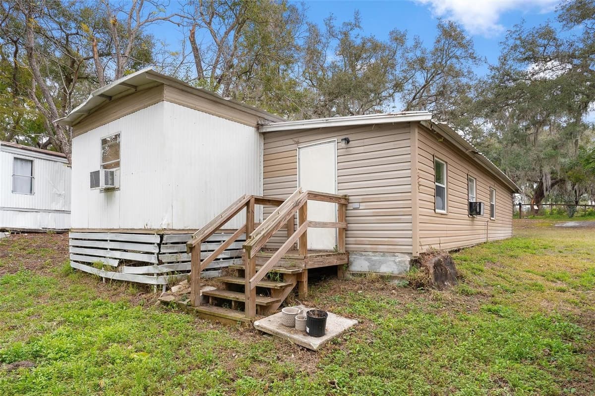 2107 HIALEAH AVENUE — photo 2 of 23
