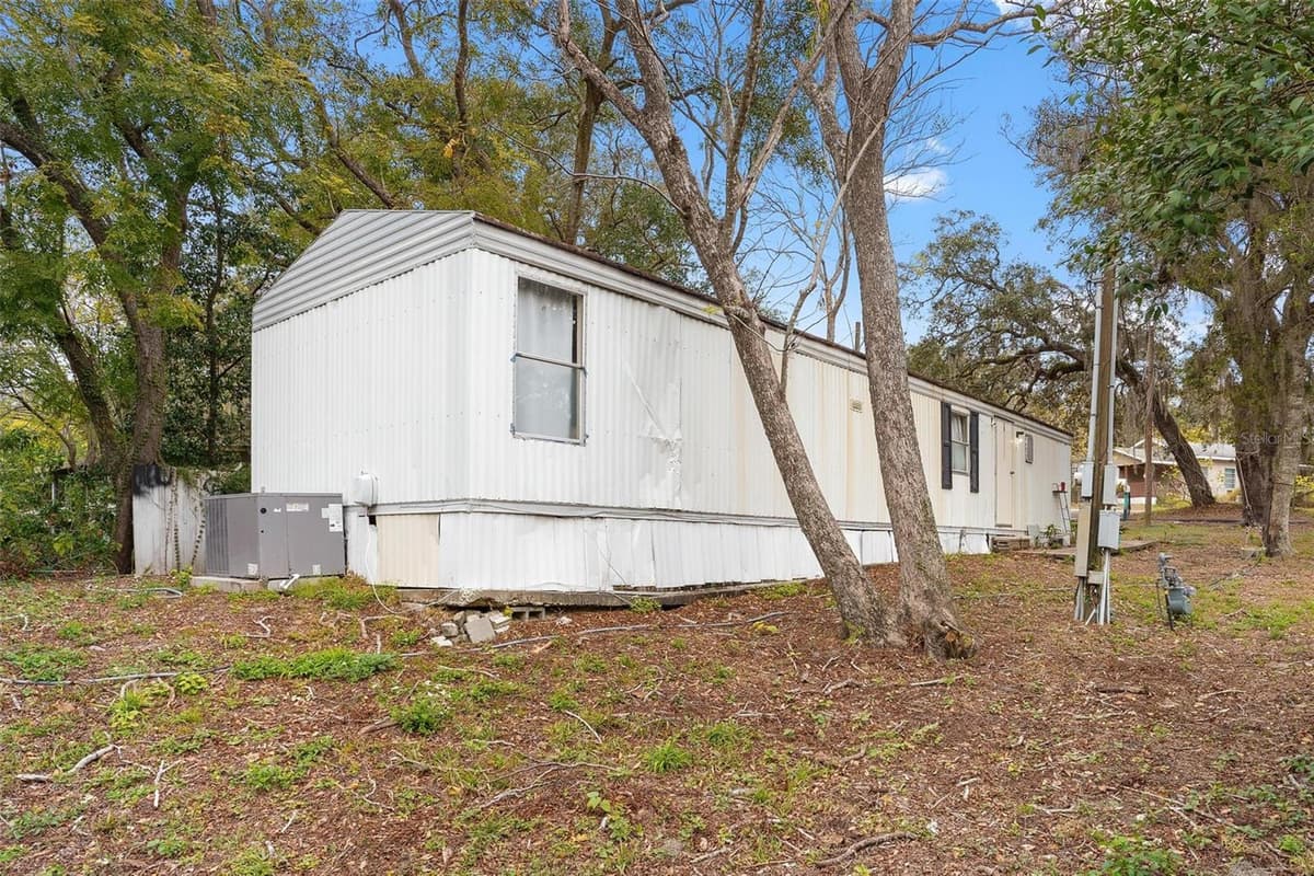 2107 HIALEAH AVENUE — photo 20 of 23
