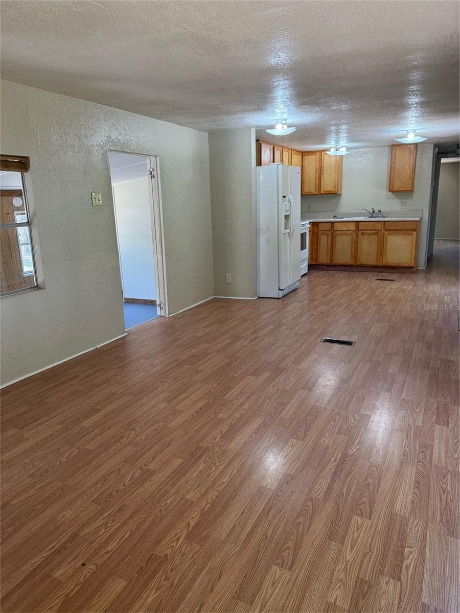 2107 HIALEAH AVENUE — photo 17 of 23