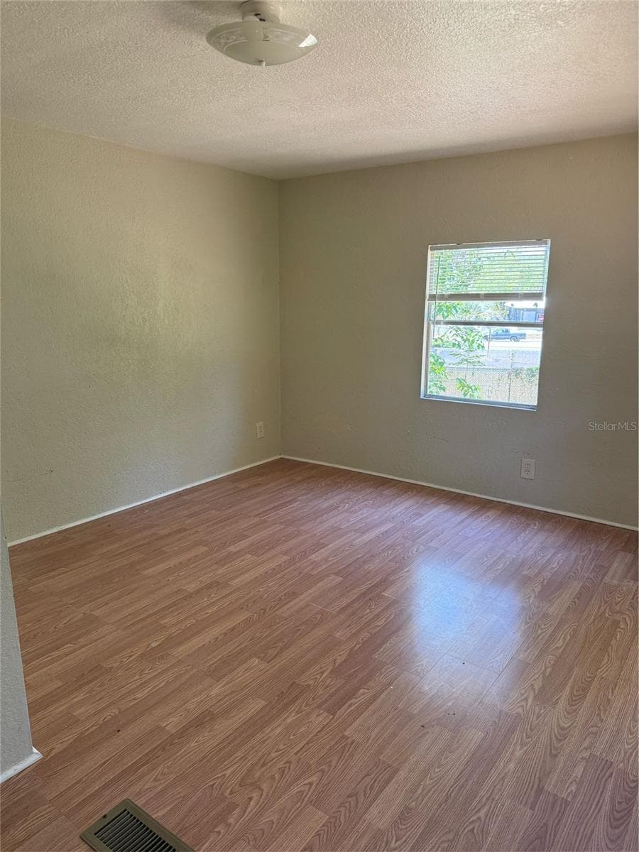 2107 HIALEAH AVENUE — photo 11 of 23