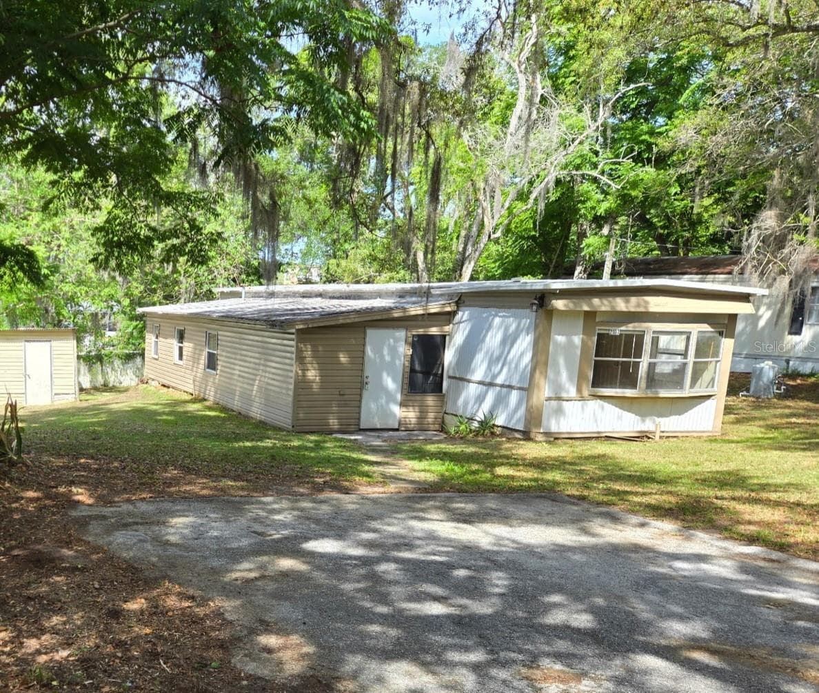 2107 HIALEAH AVENUE — photo 1 of 23