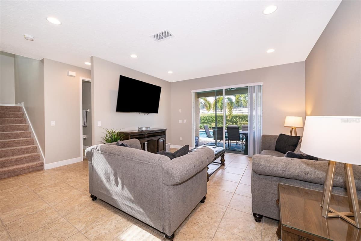 250 PENDANT COURT — photo 11 of 44