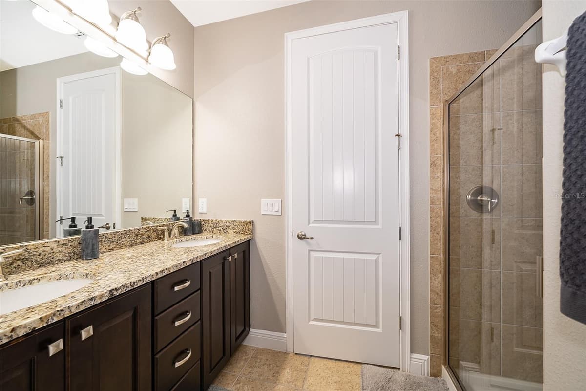 250 PENDANT COURT — photo 23 of 44