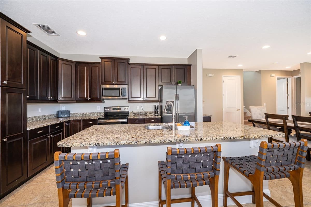 250 PENDANT COURT — photo 6 of 44