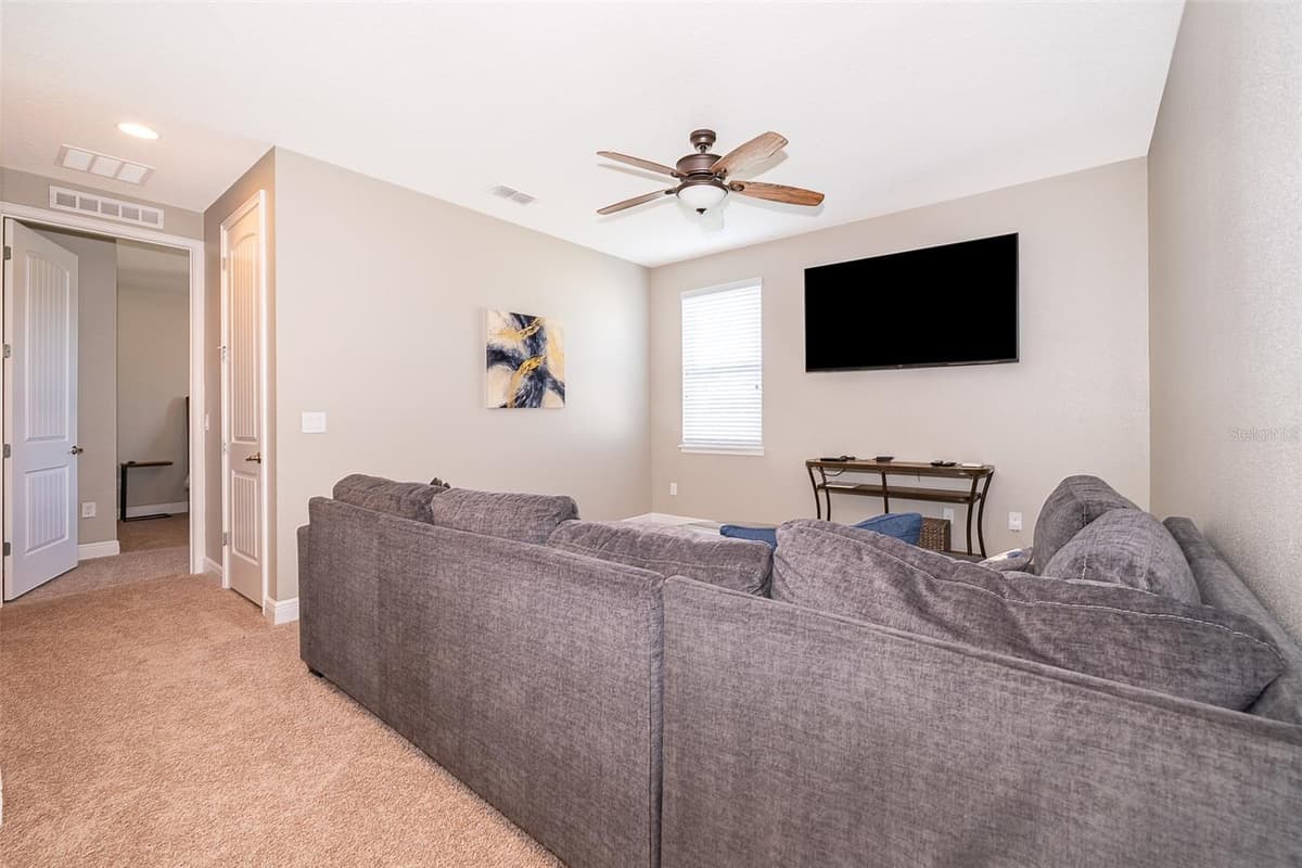 250 PENDANT COURT — photo 18 of 44