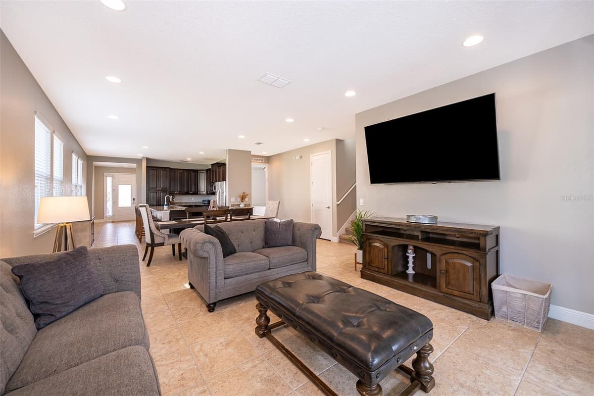 250 PENDANT COURT — photo 13 of 44