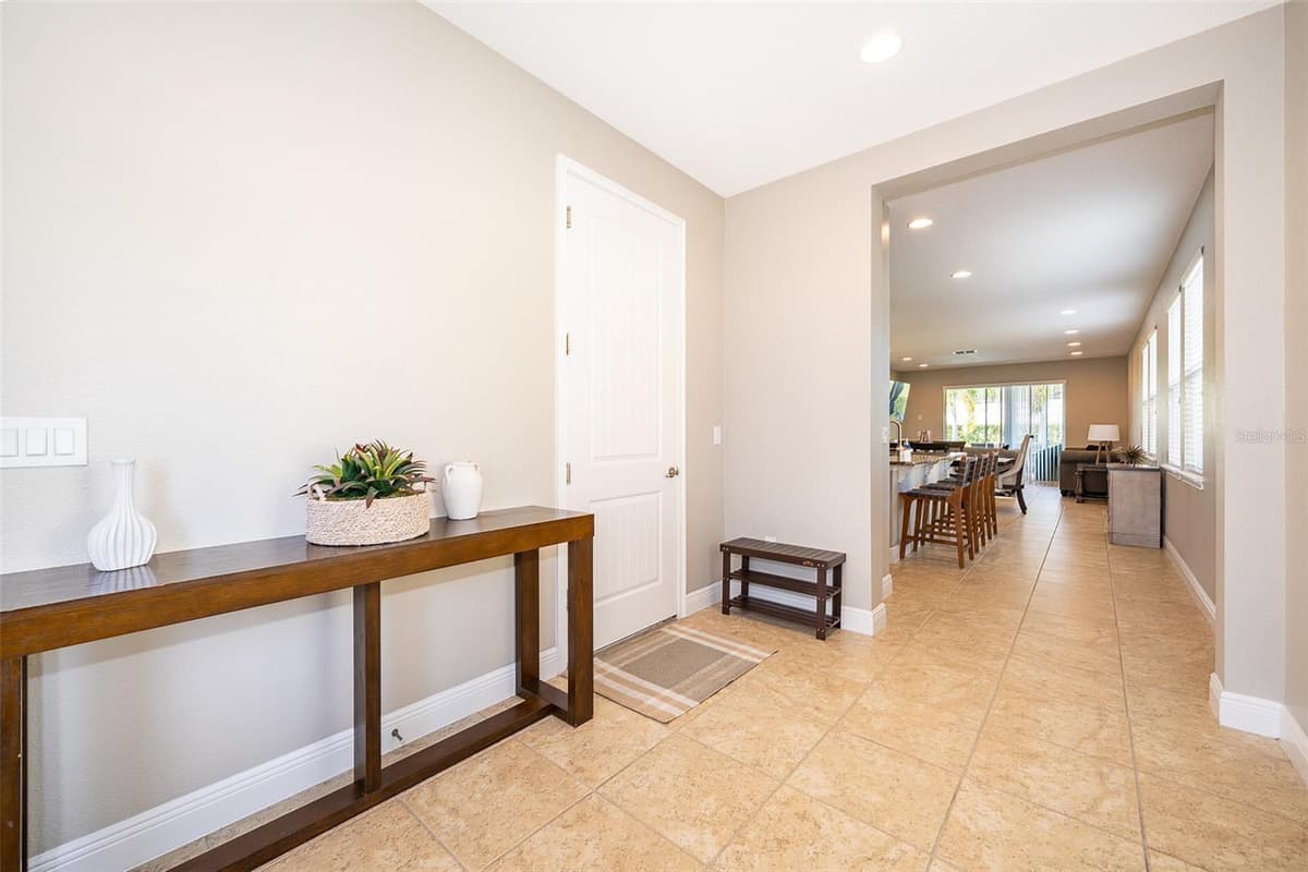 250 PENDANT COURT — photo 4 of 44