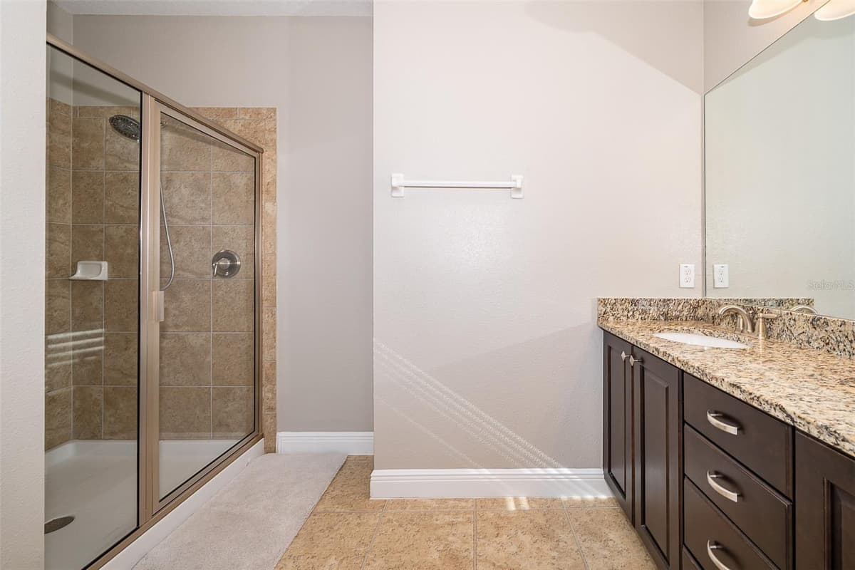 250 PENDANT COURT — photo 31 of 44