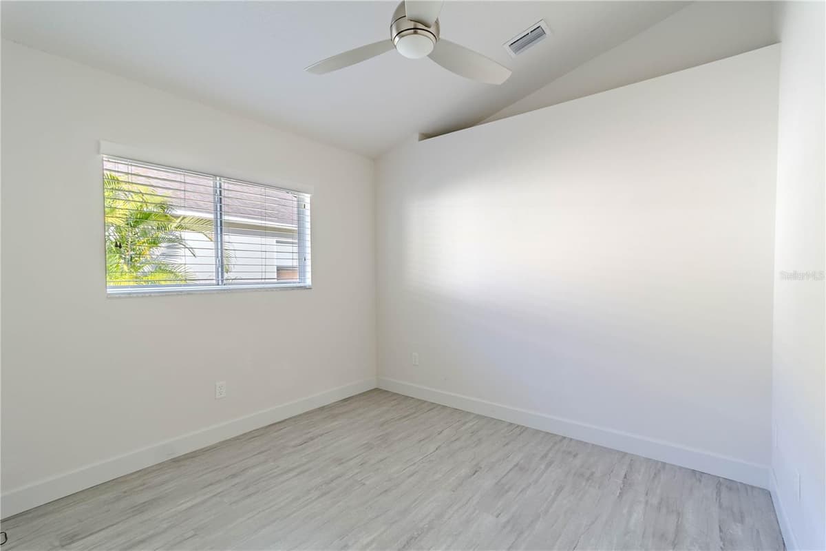 3667 KINGSWOOD COURT — photo 10 of 37