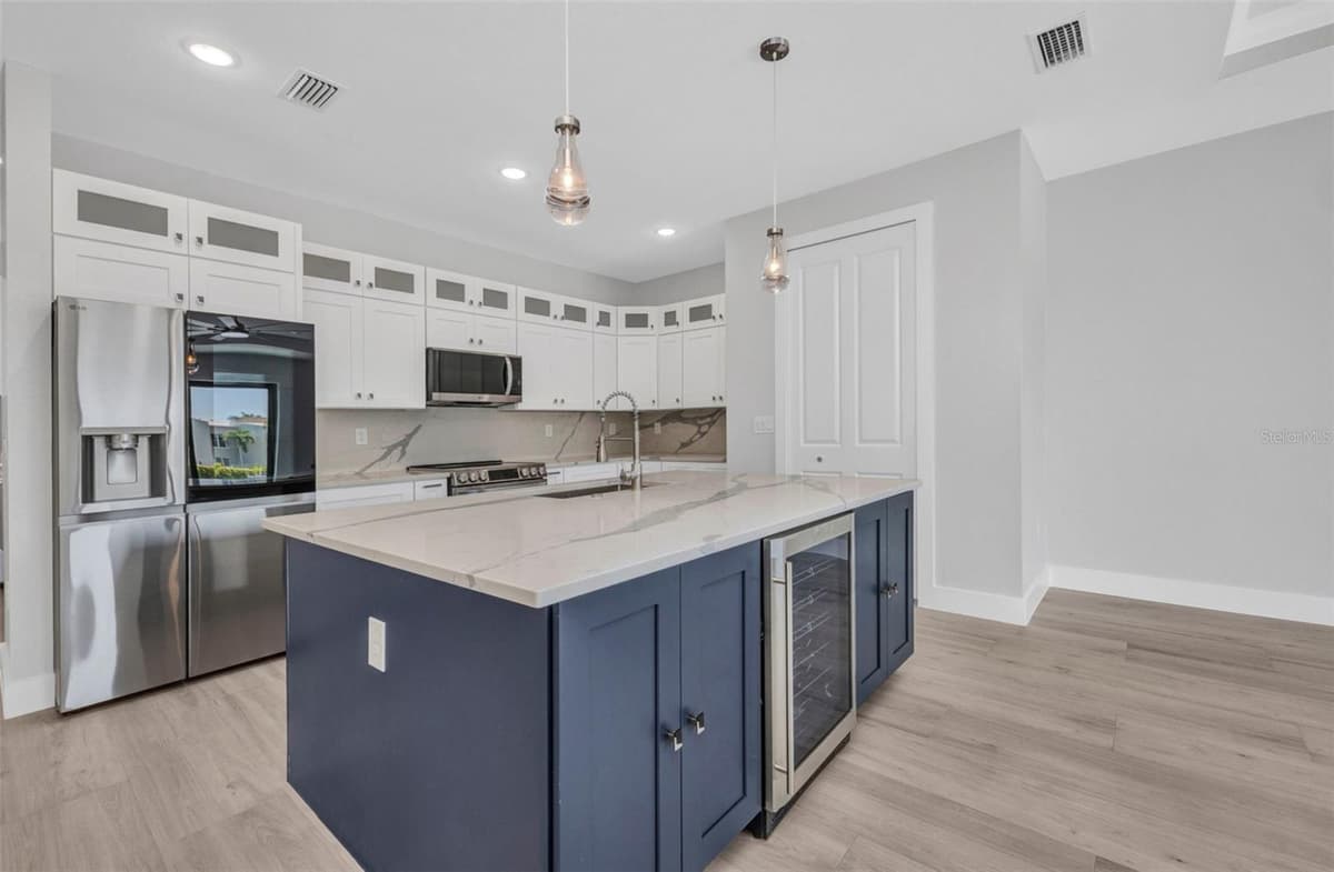 1327 WESLEY DRIVE — photo 8 of 39