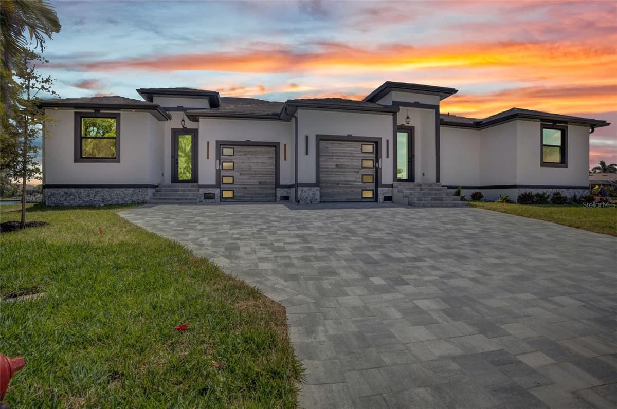 1327 WESLEY DRIVE — photo 3 of 39