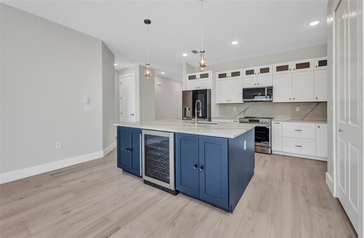 1327 WESLEY DRIVE — photo 9 of 39