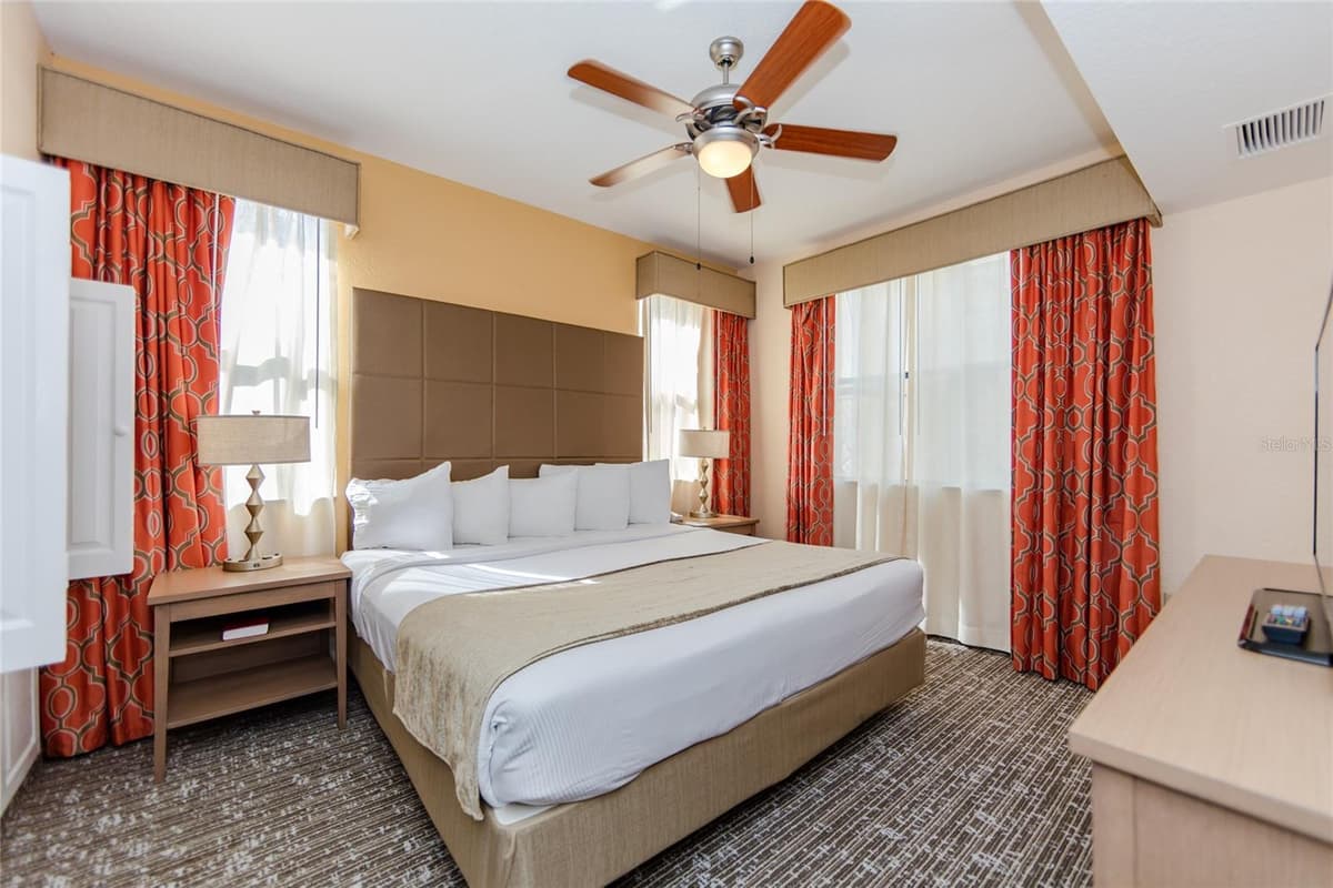 12539 FLORIDAYS RESORT DRIVE — photo 11 of 24