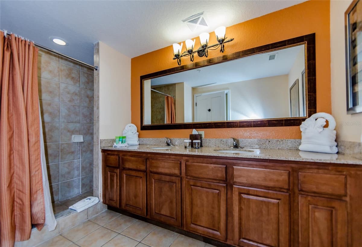12539 FLORIDAYS RESORT DRIVE — photo 14 of 24