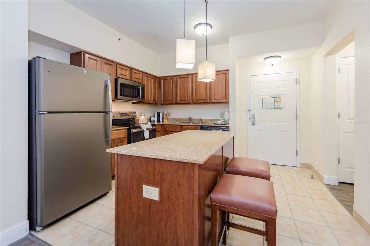 12539 FLORIDAYS RESORT DRIVE — photo 10 of 24
