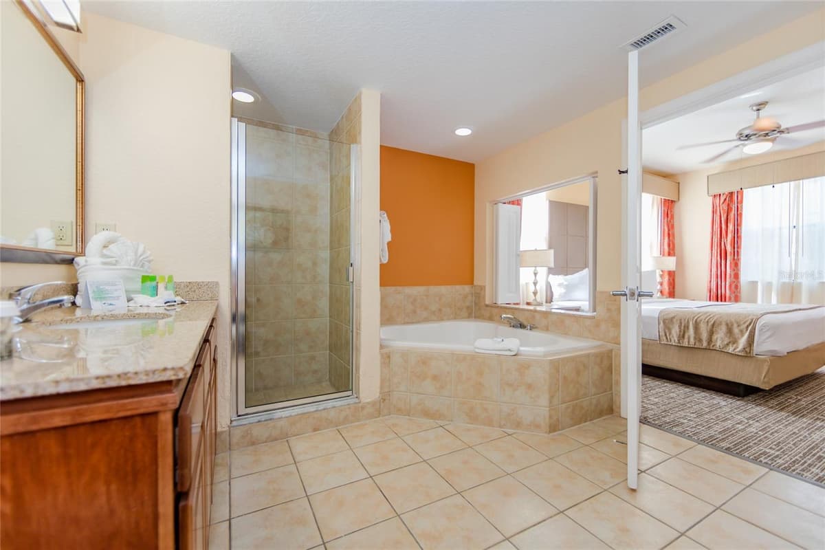 12539 FLORIDAYS RESORT DRIVE — photo 12 of 24