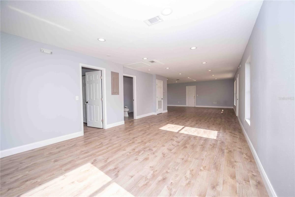 6876 STATE ROAD 44 — photo 10 of 19