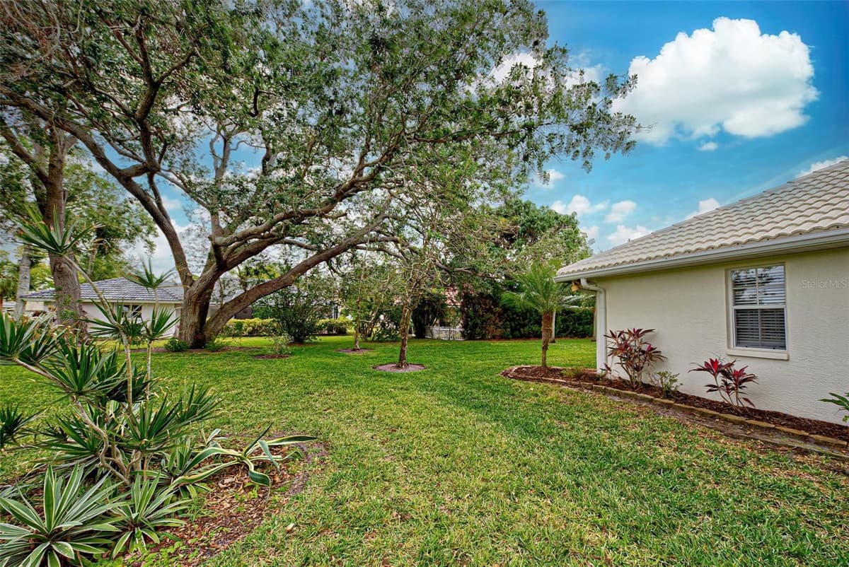 339 MEADOW BEAUTY COURT — photo 6 of 64