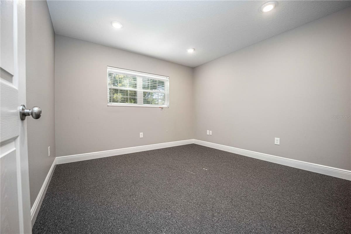 900 CLEVELAND AVENUE — photo 13 of 16