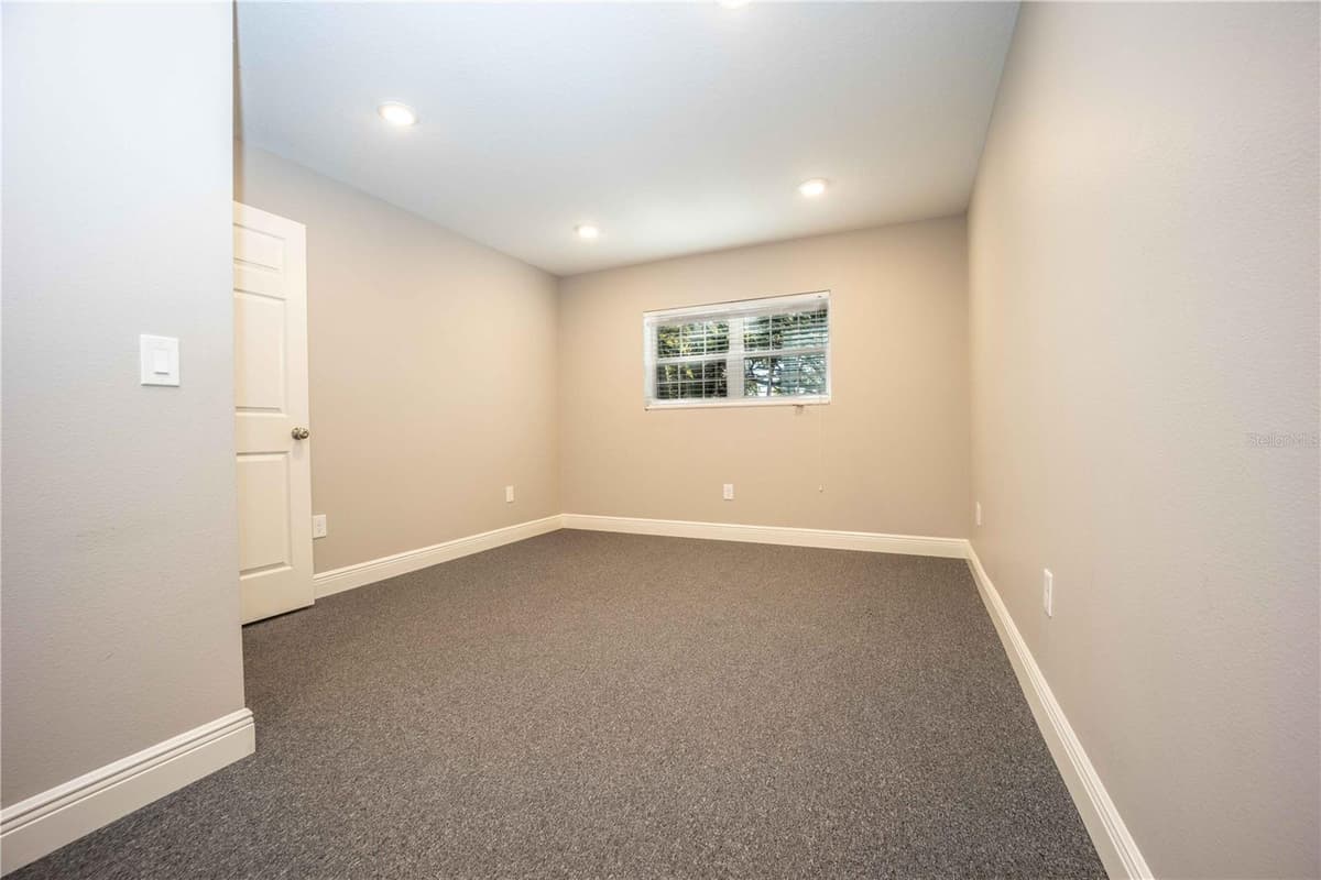 900 CLEVELAND AVENUE — photo 14 of 16