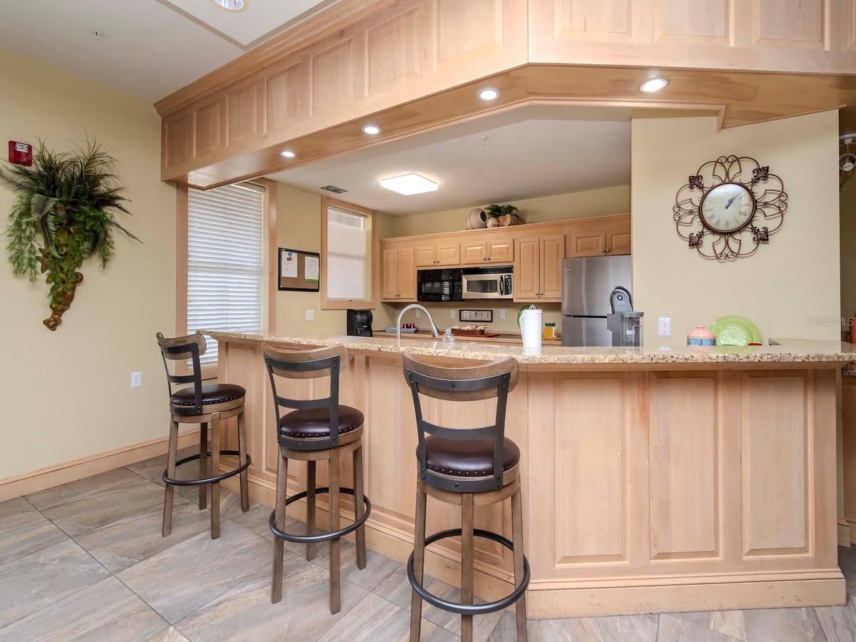 1429 VILLA CAPRI CIRCLE — photo 33 of 43