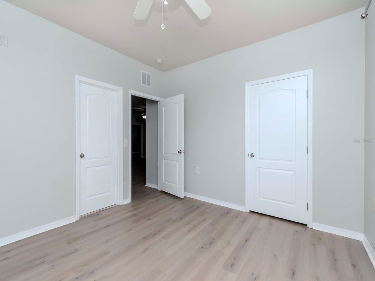 1429 VILLA CAPRI CIRCLE — photo 17 of 43