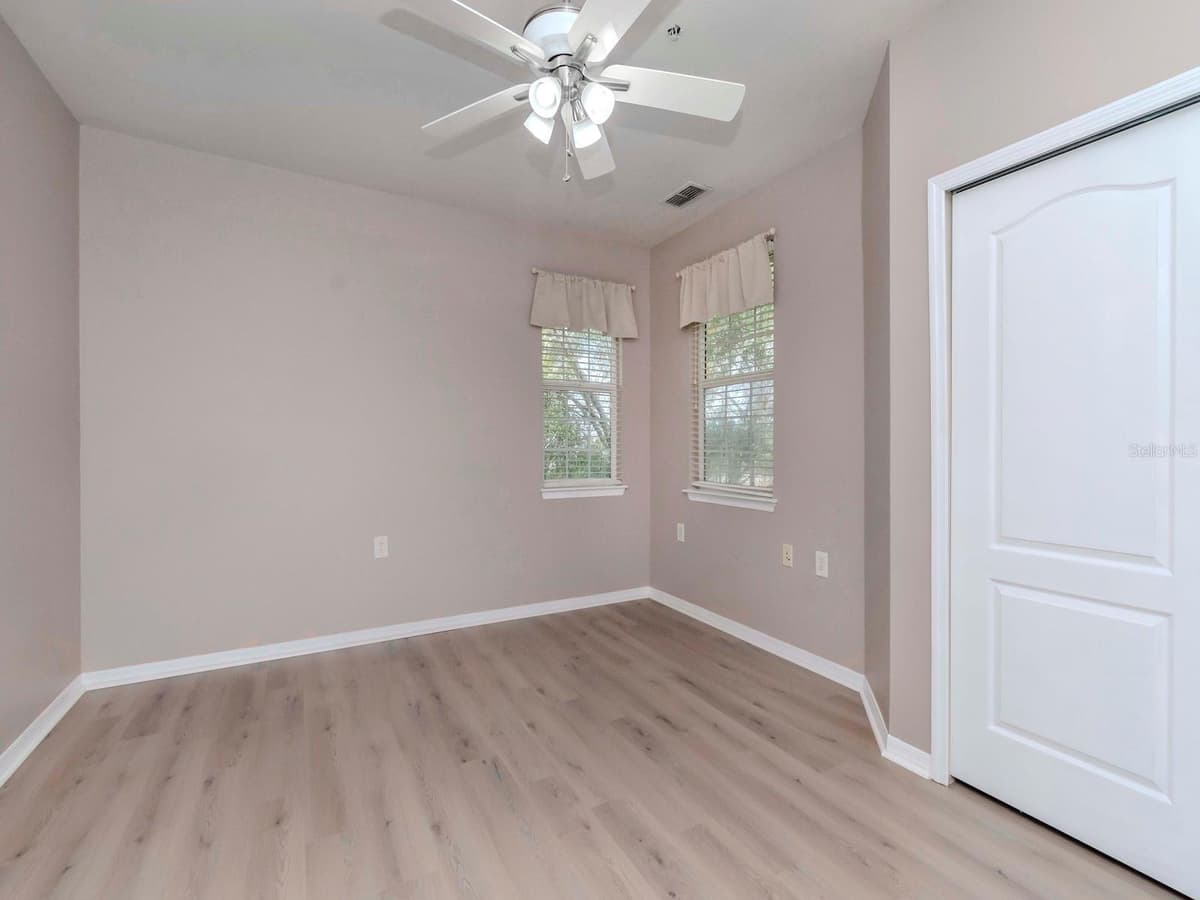 1429 VILLA CAPRI CIRCLE — photo 13 of 43