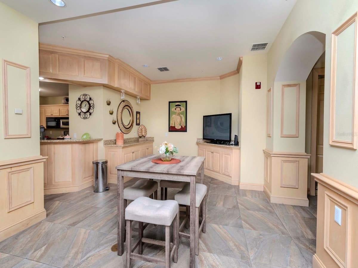 1429 VILLA CAPRI CIRCLE — photo 32 of 43