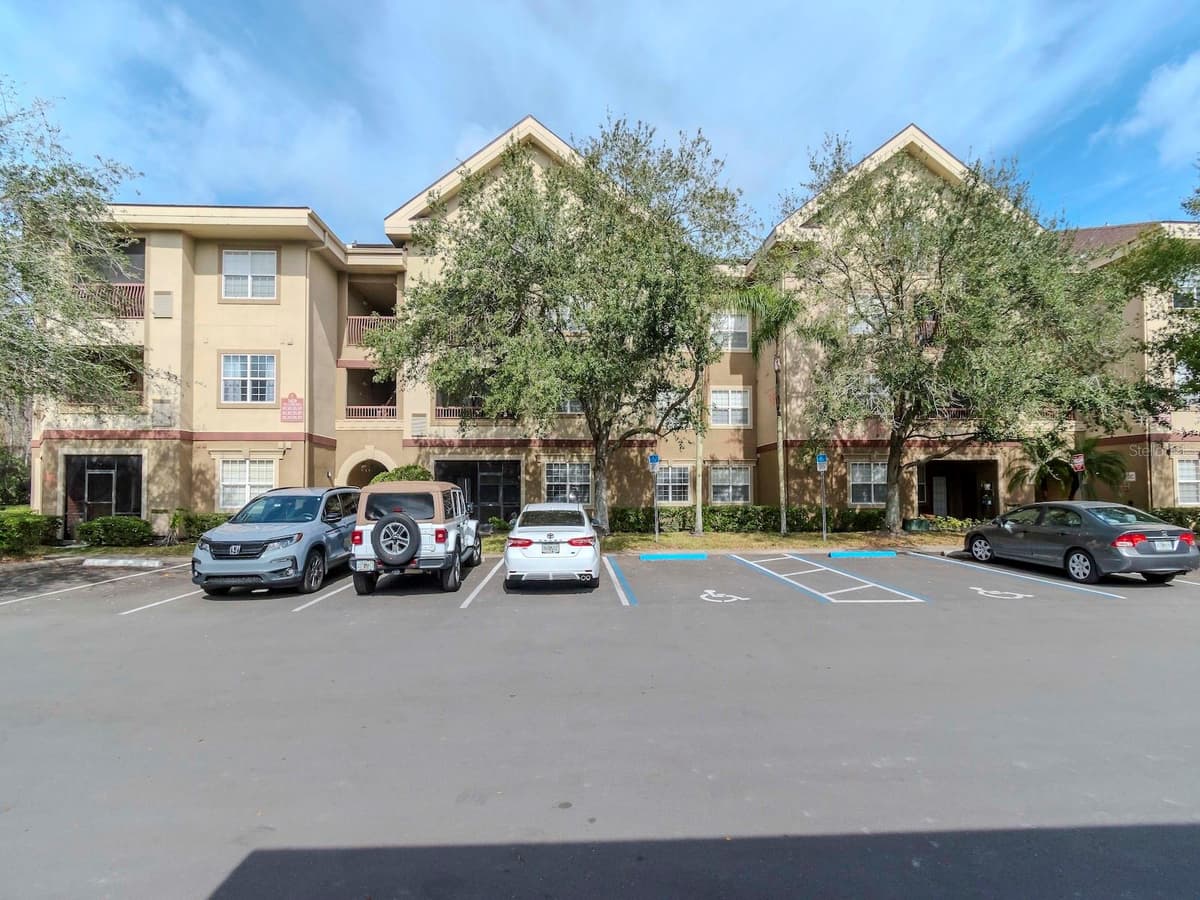 1429 VILLA CAPRI CIRCLE — photo 1 of 43