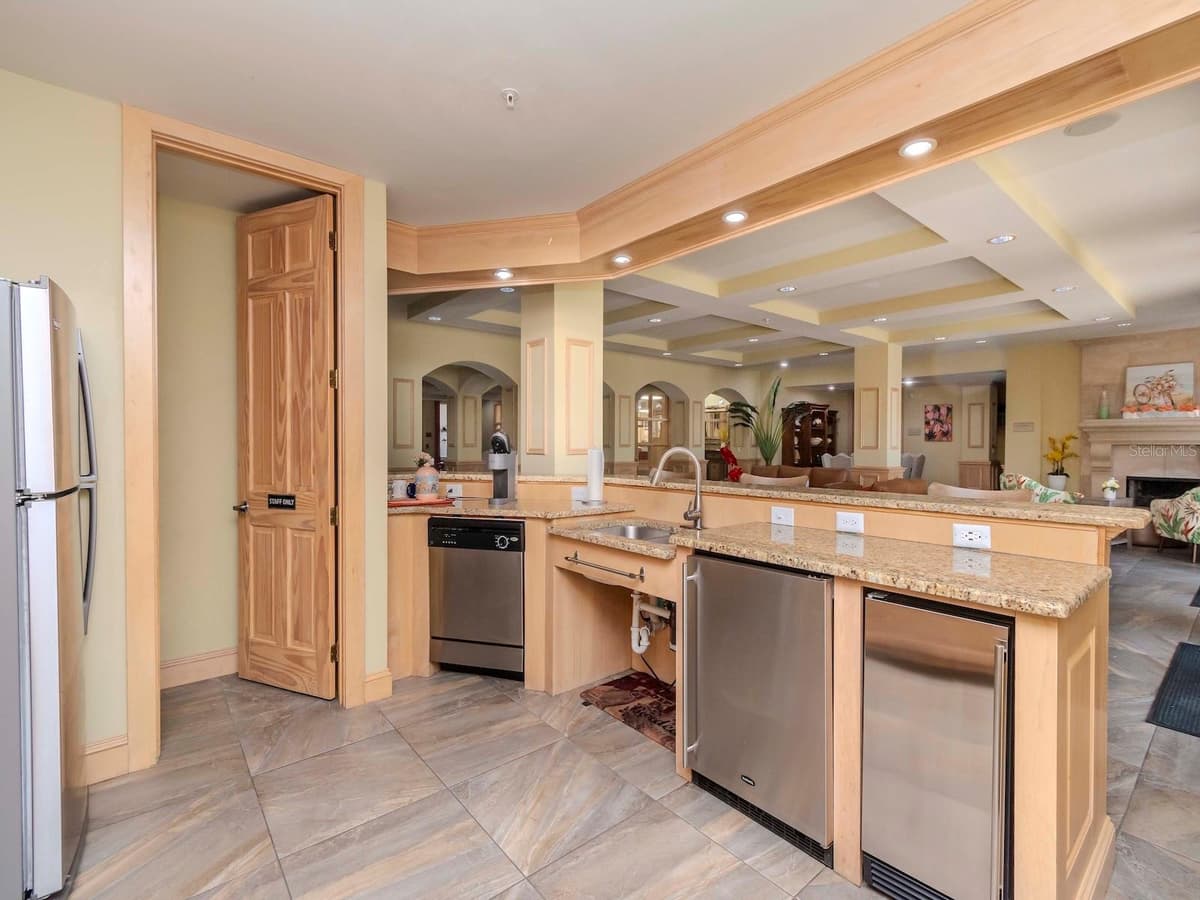 1429 VILLA CAPRI CIRCLE — photo 34 of 43
