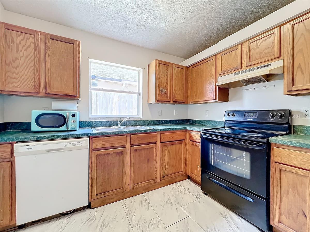 5633 PINEY RIDGE DRIVE — photo 6 of 18