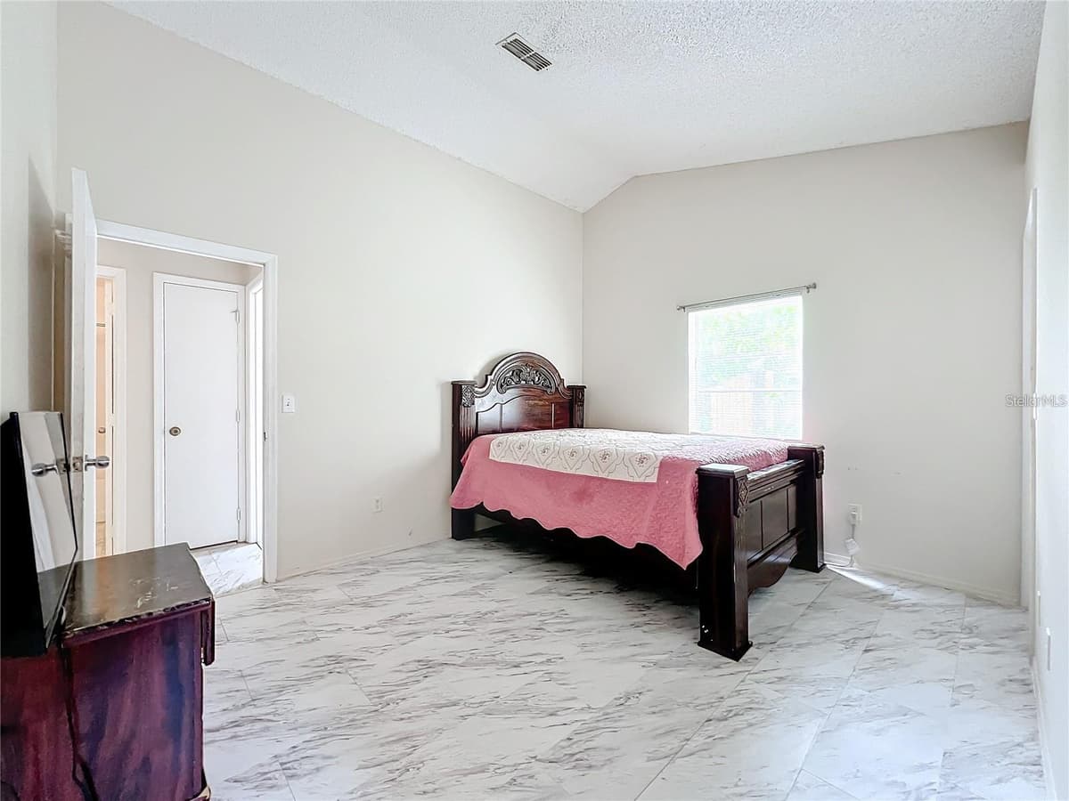 5633 PINEY RIDGE DRIVE — photo 11 of 18