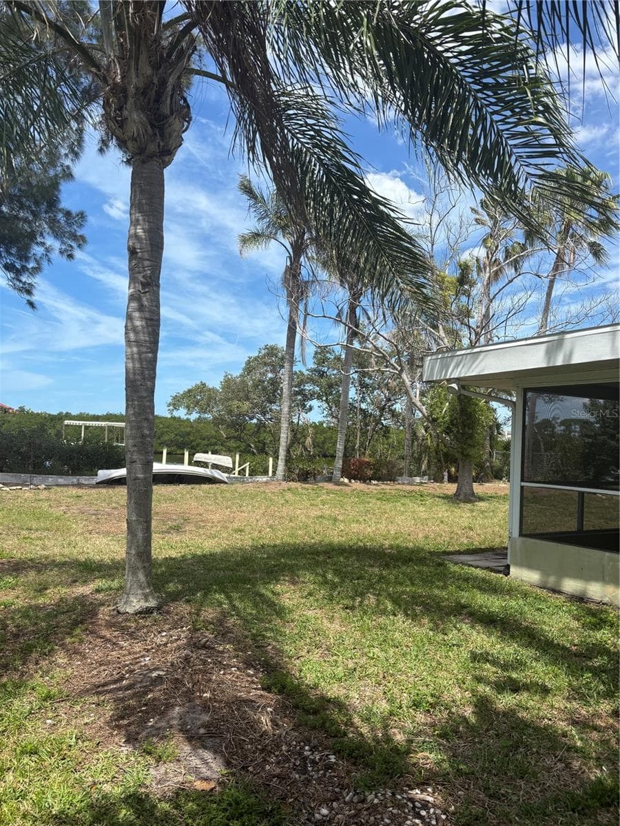 1624 SEA BREEZE DRIVE — photo 38 of 40