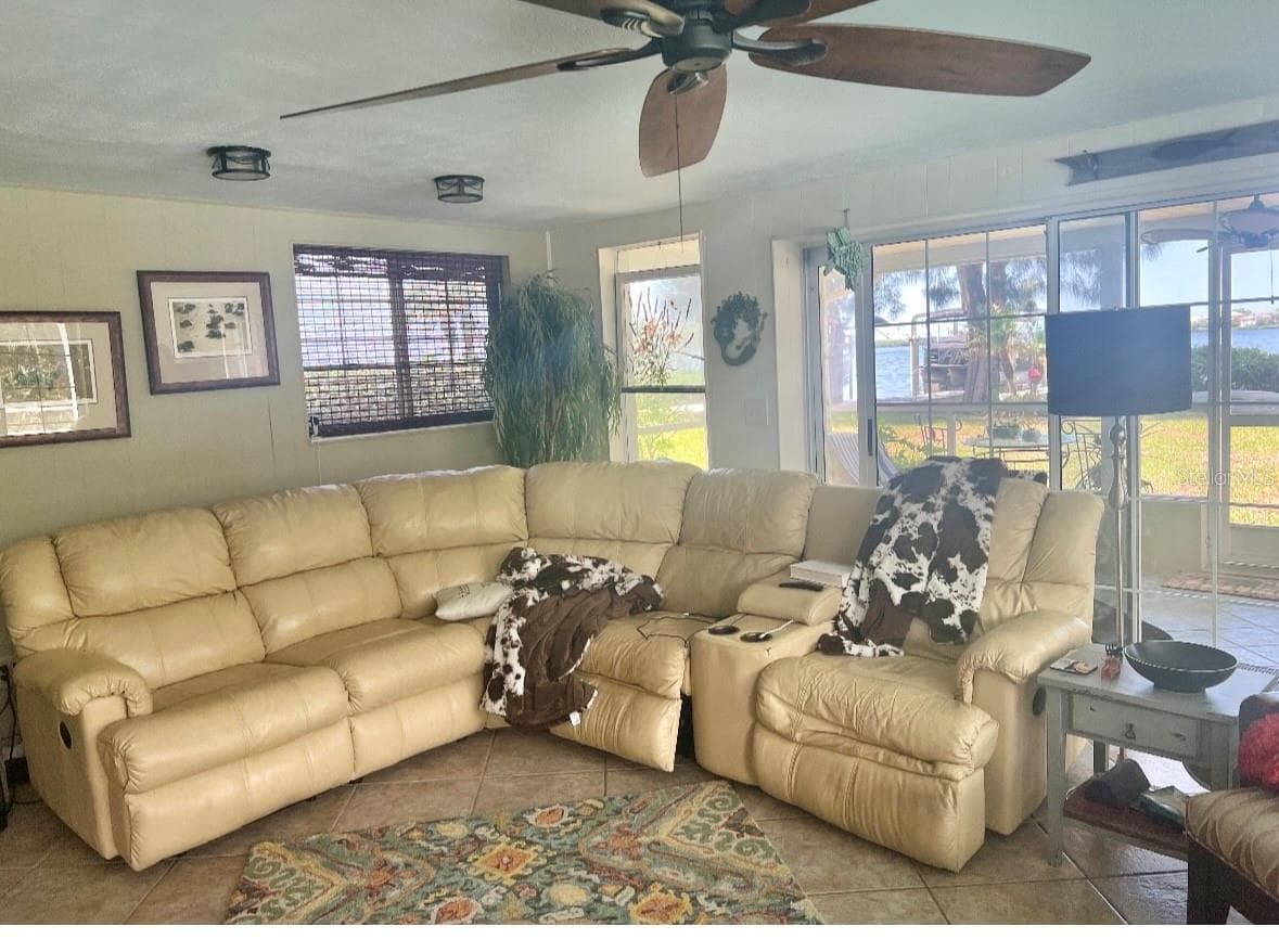 1624 SEA BREEZE DRIVE — photo 13 of 40