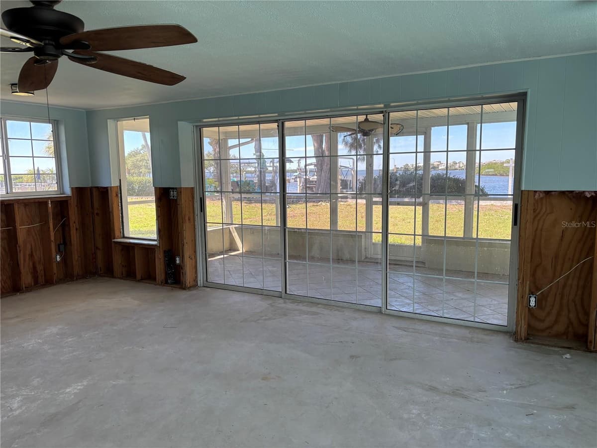 1624 SEA BREEZE DRIVE — photo 6 of 40