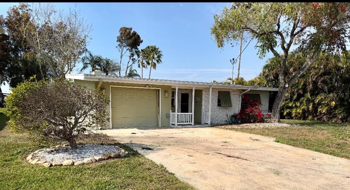1624 SEA BREEZE DRIVE — photo 5 of 40