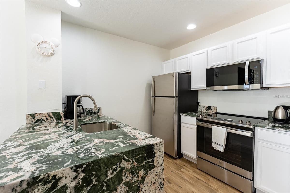 2622 LODI CIRCLE — photo 11 of 37