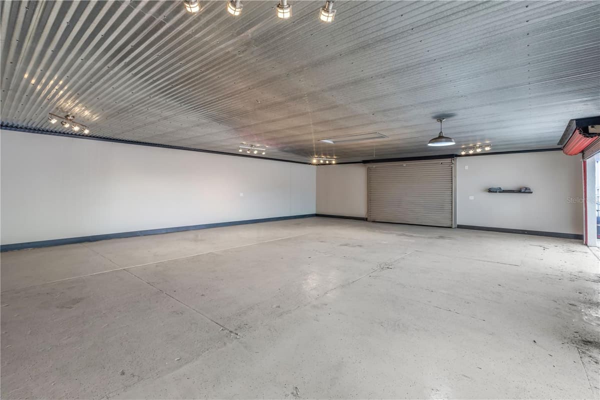 208 MAGNOLIA ST — photo 26 of 42