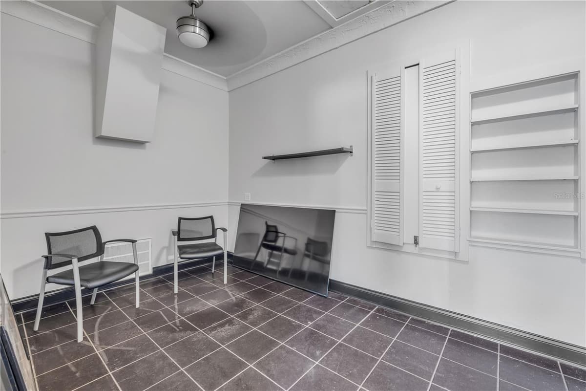 208 MAGNOLIA ST — photo 12 of 42