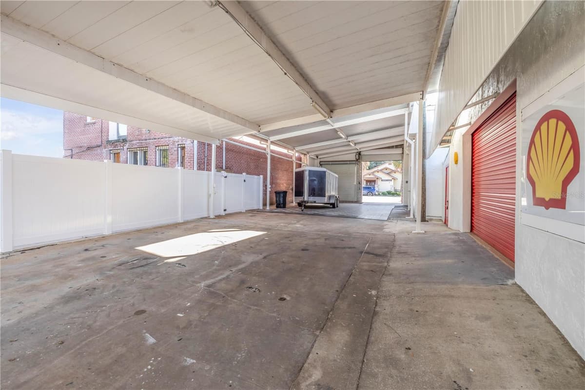 208 MAGNOLIA ST — photo 29 of 42