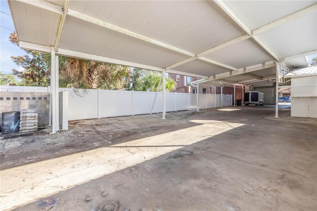 208 MAGNOLIA ST — photo 33 of 42