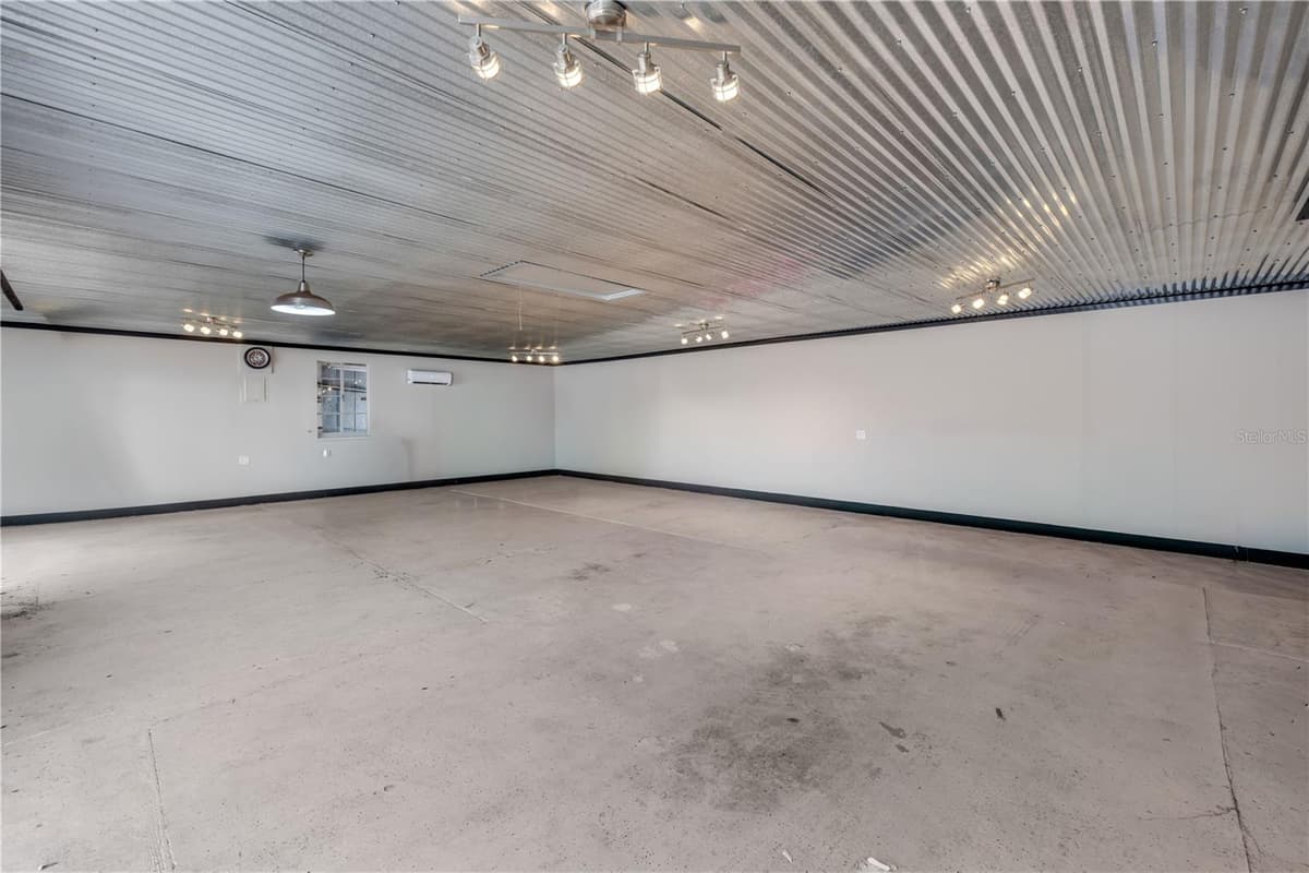 208 MAGNOLIA ST — photo 25 of 42