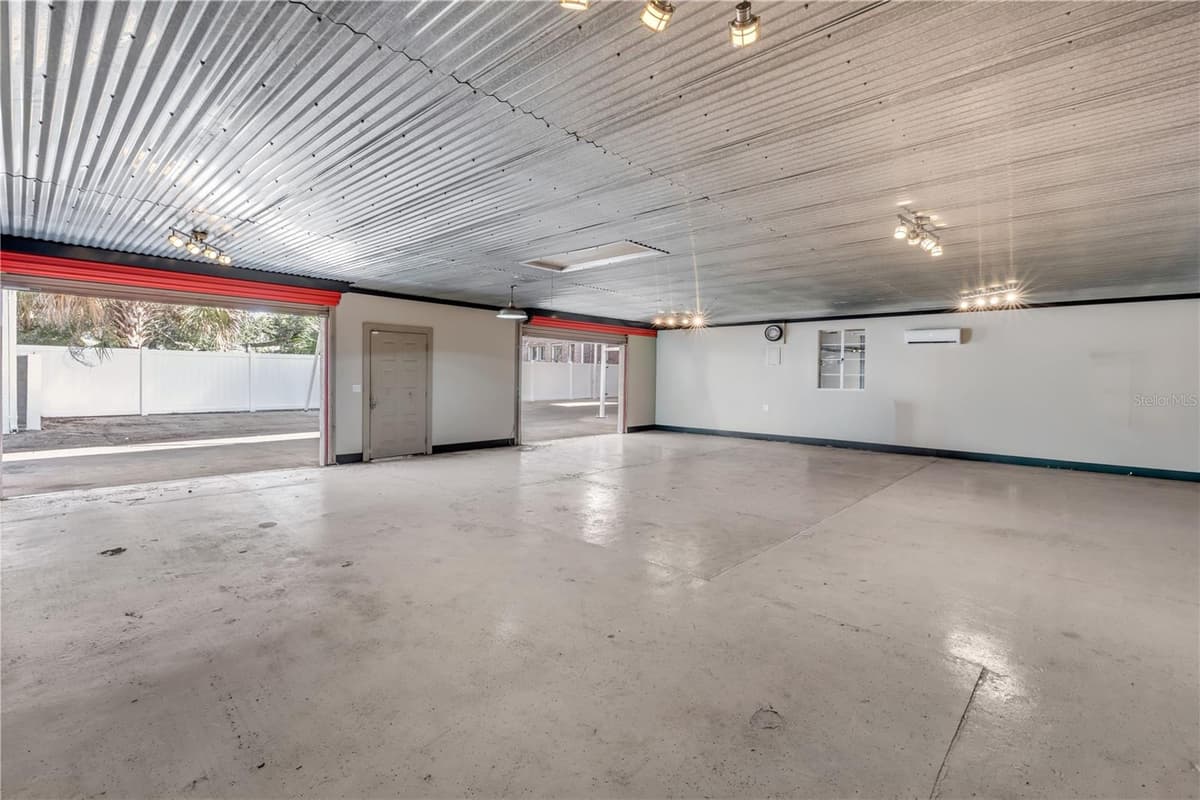208 MAGNOLIA ST — photo 27 of 42