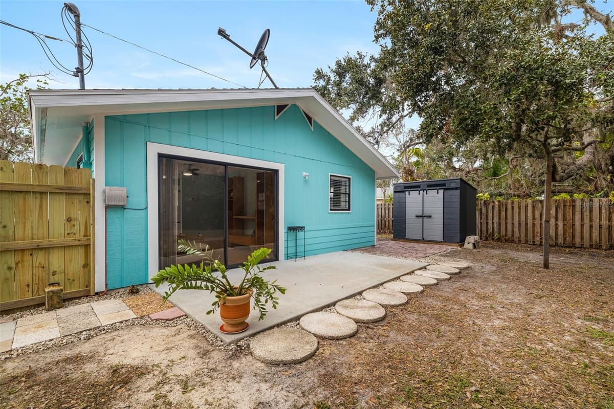3200 TOBERO LANE — photo 23 of 25