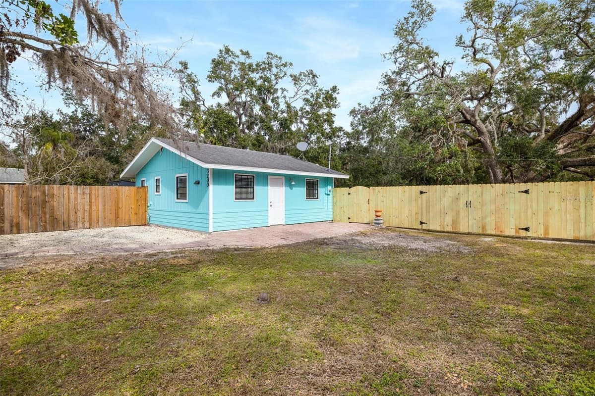 3200 TOBERO LANE — photo 15 of 25