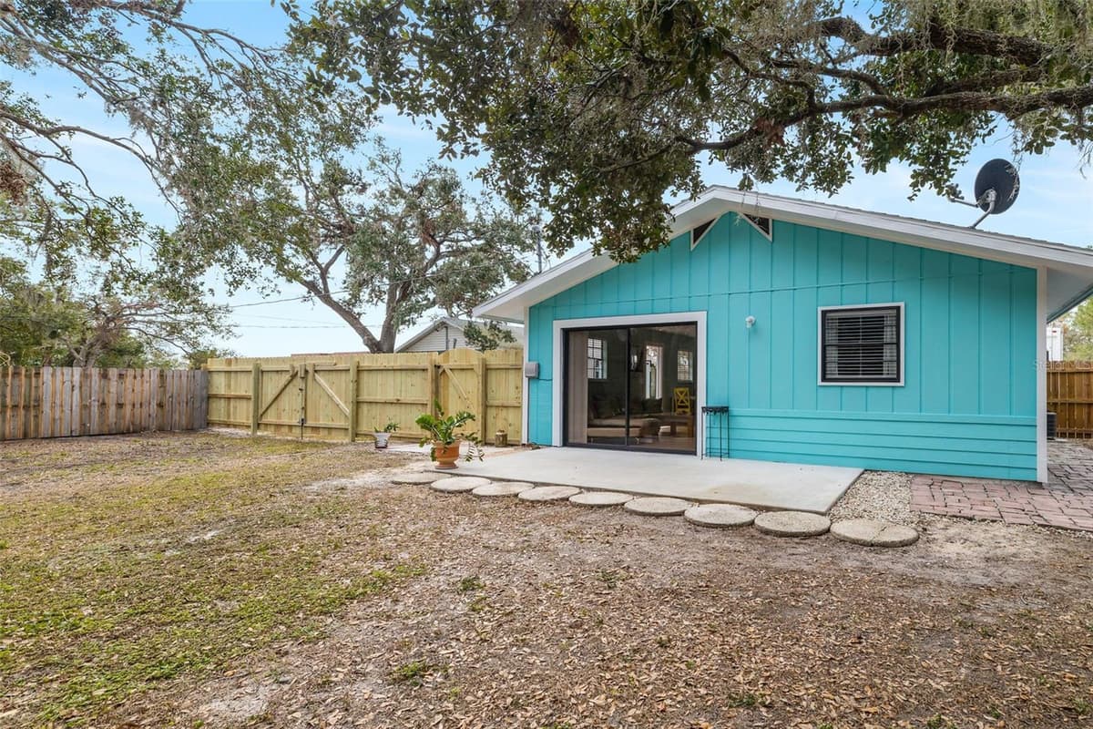 3200 TOBERO LANE — photo 24 of 25