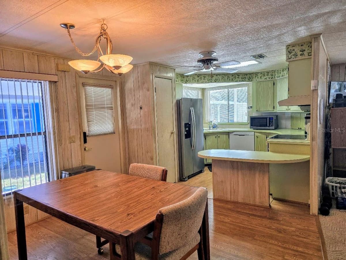 12501 ULMERTON ROAD — photo 11 of 63