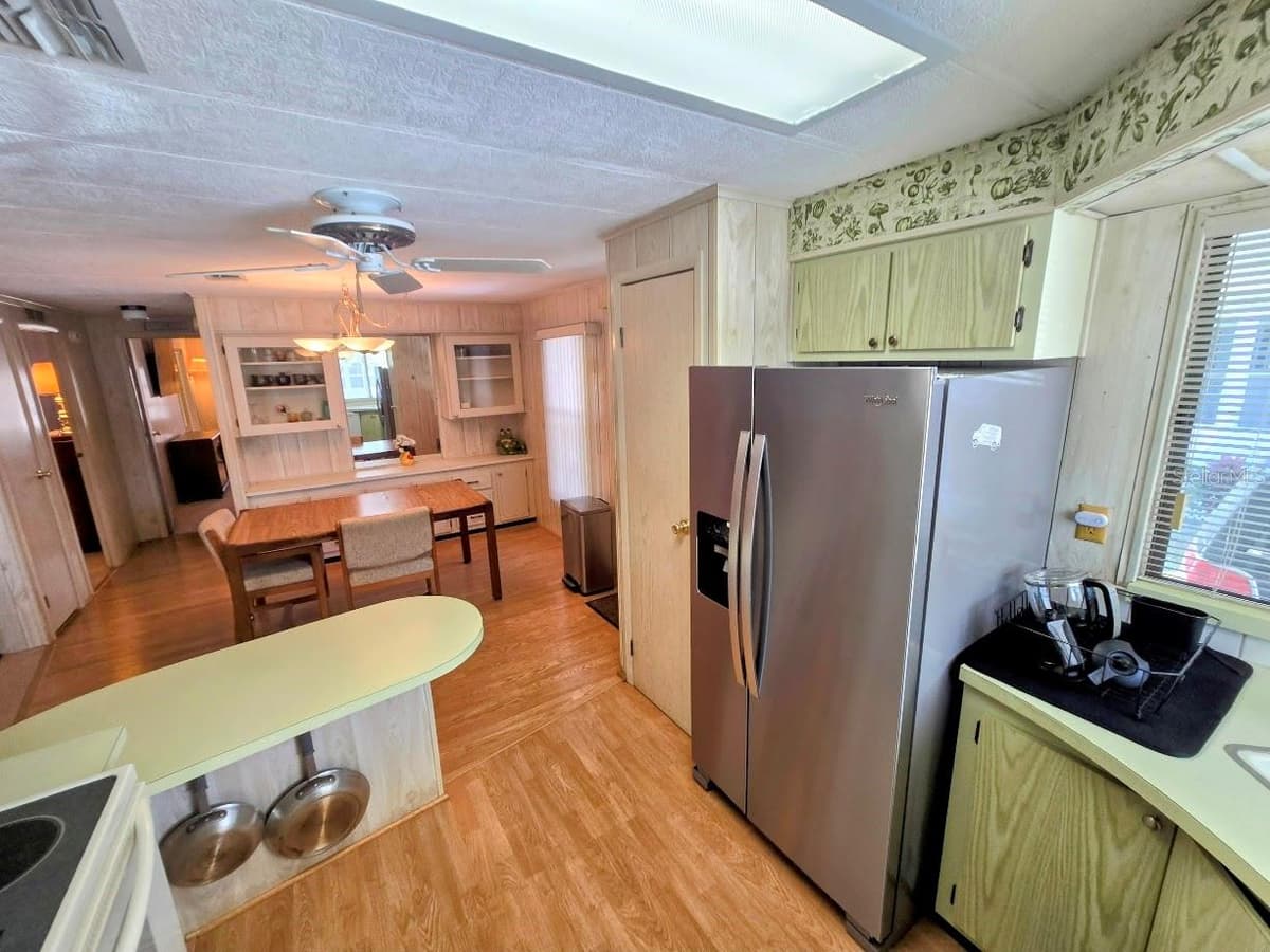 12501 ULMERTON ROAD — photo 8 of 63